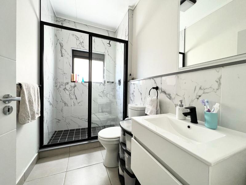 To Let 1 Bedroom Property for Rent in Sandown Western Cape